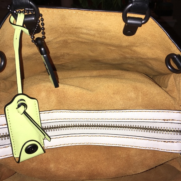 Coach 1941 Rogue rocketeer - Picture 3 of 8